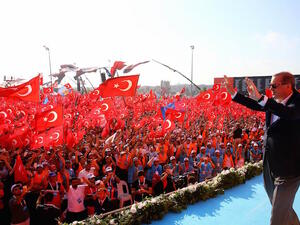 تظاهرة مليونية في اسطنبول توحّد الشعب والمعارضة خلف اردوغان