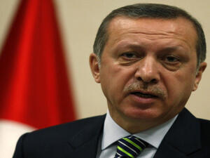 إردوغان يحذر المحكمة الدستورية بعد حكم أدى للإفراج عن صحفيين