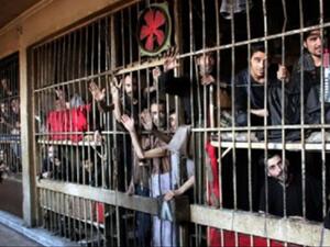 يتوقع الأهالي دفعة ثانية من أسماء أبنائهم الذين قضوا في السجون