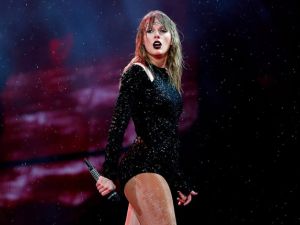 Swift will star with Jennifer Hudson (Source: taylorswift / Instagram ) 