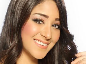 She can sing, she can act, and now Aseel Omran has designed her own handbag collection with Conia Italy, as well. (Hot Arabic Music)