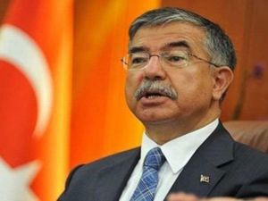 وزير الدفاع التركي، عصمت يلماز