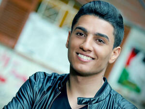 محبوب العرب الفنان الفلسطيني محمد عساف