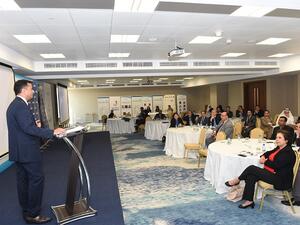 جانب من الندوة