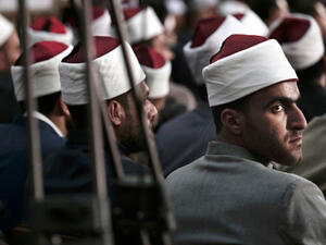 الأزهر: شائعة اغتصاب فتاة في جامعة أسيوط كاذبة شكلا ومضمونا
