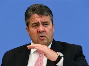 German Foreign Minister Sigmar Gabriel warns the U.S. against abandoning the Iranian nuclear deal (AFP/File Photo)