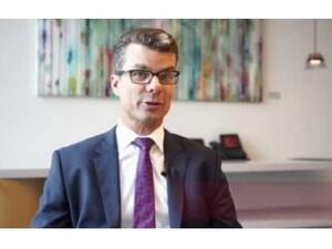 أندرو ماكفيرسون، الشريك المسؤول عن قطاع حوكمة المخاطر والامتثال والتدقيق الداخلي العالمي في بي دبليو سي