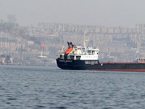 كانت شركة أرامكو السعودية، علّقت جميع شحنات النفط عبر باب المندب 