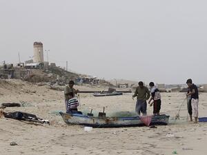 استشهاد صياد فلسطيني برصاص البحرية المصرية 