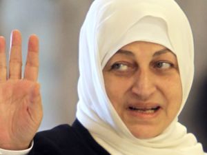 بهية الحريري ونجلها احمد على قائمة الاهداف 