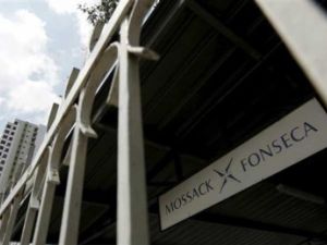 السلطات في بنما تداهم مكاتب شركة موساك فونسيكا للمحاماة
