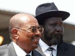 رئيس السودان عمر البشير (يسار) ورئيس جنوب السودان سالفا كير