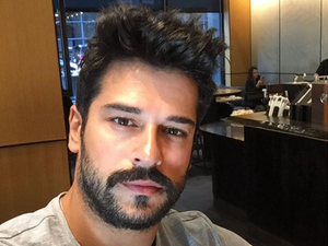 بوراك أوزيجيف )instagram.com/burakozcivit(