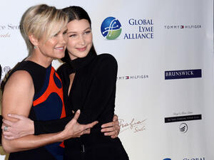 Bella Hadid used to cry over her mother's Yolanda Hadid's battle with Lyme disease. (thecelebrityauction.co)