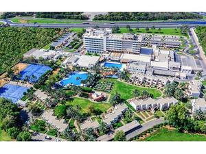 فندق هيلتون العين.