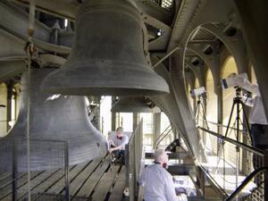 أوقف الجرس عن العمل سابقا بين سنتي 1983 و1985