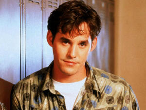 Alexander ‘Xander’ Harris, sits down with Hyder Makiza and revisits his role and the iconic series 'Buffy the Vampire Slayer' that rose him to stardom! (Source: WB)
