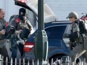  تقوم الشرطة بعملية تفتيش واسعة في المنطقة