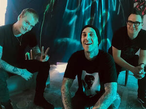 Blink-182 Cancels Fall Tour  (Source: blink182 / Instagram ) 