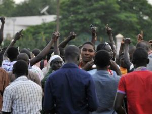بوركينا فاسو: الحرس الرئاسي يعلن إقالة الرئيس وحل الحكومة