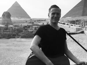 The Canadian rocker says that Cairo customs authorities should stop their 'vandalism' after his guitar and other instruments were marked with green ink. (Facebook)