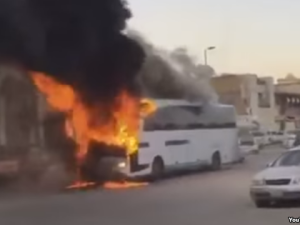 احراق حافلة حكومية في السعودية 