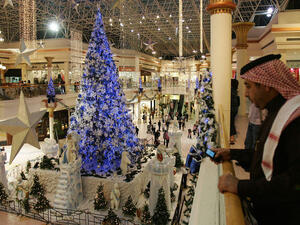 Stay in town and do your last-minute Christmas shopping in Dubai. (KQHolidays)