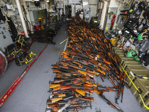 اسلحة مصادرة قبل وصولها الحوثيين 