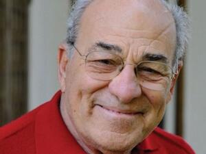 Cohen was most known for his portrayal of the iconic Arab Israeli restaurant owner Abu Rahmi in ‘Hamisada HaGedola.’ (Jerusalem Post)