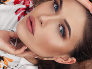 تتغيّر ألوان البشرة من وقتٍ لآخر وحسب العَوامل البيئية المحيطة

