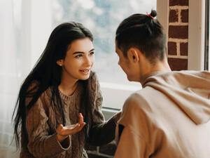 بطبعه يتمتع مولود برج الجوزاء بالذكاء وسرعة البديهة

