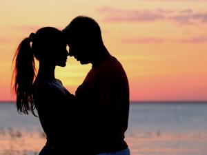 تزوجا من جديد باقامة حفل بسيط يضمكم معاً