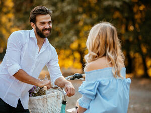 المرأه السرطان تكون صديقه قبل أن تكون زوجه 