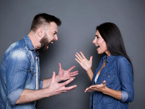 تصاب الزوجة بصدمة كبرى لمجرد معرفتها بزواج شريكها من امرأة أخرى

