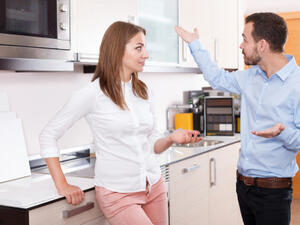 حاولي أن تحدّدي النقاط التي تزعج زوجك وتعزّز غيرته

