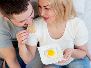 المخبوزات قد تؤدي إلى تدني مستوى الذكورة في الجسم