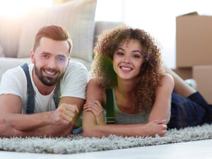 الممارسات اللطيفة بين الزوجين تعزز العلاقة الزوجية وتضخ دماء جديدة فيها