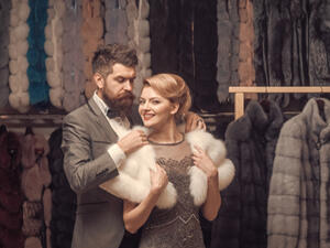 الحب الحقيقي هو الحب الرومانسي المتبادل بين الناس