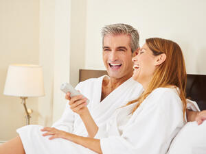 مشاهد التلفاز أثناء ممارسة الجنس يرمز لعدم تركيزكما الكامل فيما تفعلان