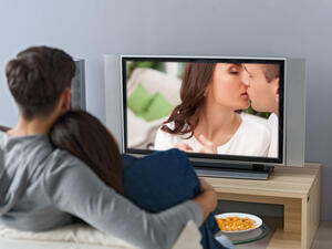 تحدثي مع زوجكِ بشكل صريح عن رغباته في العلاقة الحميمة