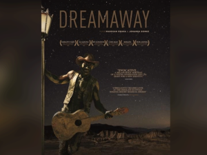 كان الفيلم قد استمر لمدة شهر في العروض التجارية الناجحة بسينما زاوية بالقاهرة