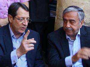 لقاء غير رسمي بين قائدي القبارصة اليونانيين والاتراك