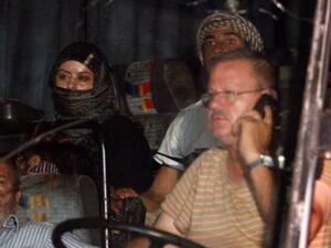 ثمة نحو 300 من مسلحي التنظيم في القافلة، يصفهم التحالف بأنهم "مقاتلون متمرسون".
