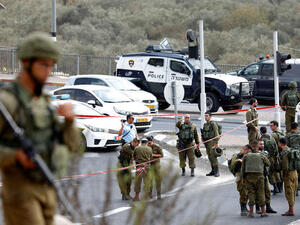 إصابة شرطيين إسرائيليين بعملية طعن في القدس

