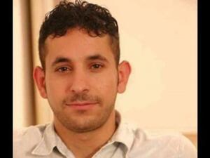 يقيم البزم مع عائلته في السويد منذ 10 أعوام 