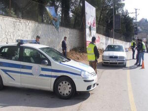 الشرطة الفلسطينية توقف مسؤولاً سابقاً برتبة وزير بطلب من النائب العام
