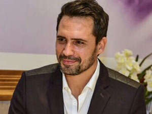 ظافر العابدين ضيف شرف فيلم (الفيل الأزرق) أمام كريم عبد العزيز