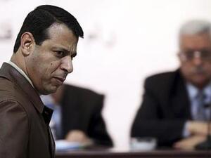 حماس تراهن على دحلان بوجه عباس