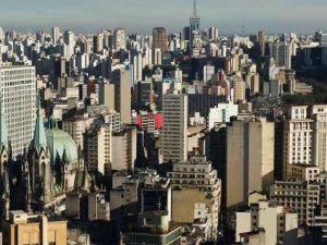 مقتل شرطي برازيلي 