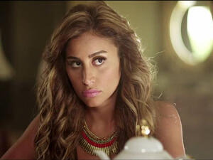 الفنانة دينا الشربيني